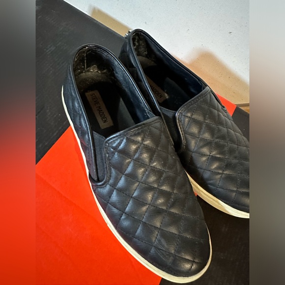 Steve Madden slip one - Picture 3 of 6